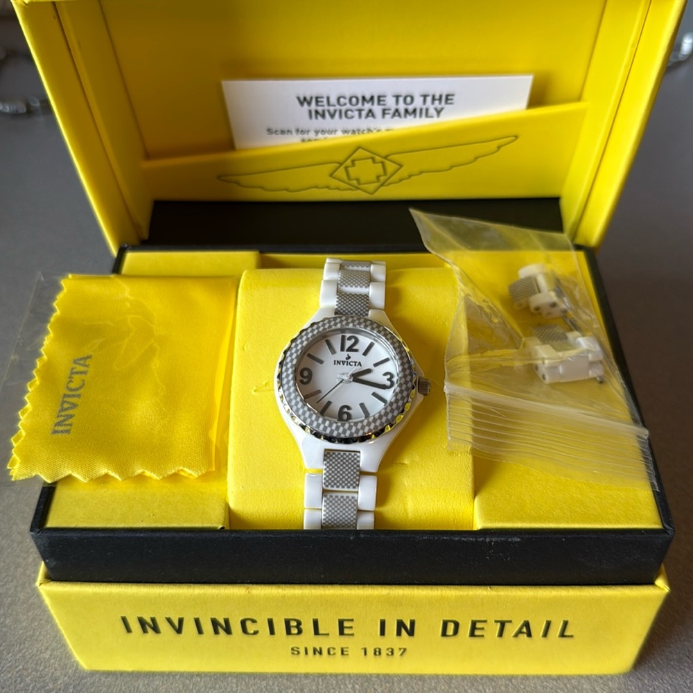 Invicta white ceramic wrist watch with box